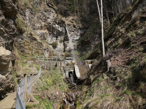 Wasserfall 2 - Finsterbach Wasserfa╠êlle Bodensdorf Ossiachersee