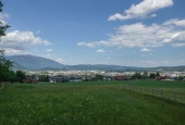 Blick von der Genottehöhe in Villach - im Hintergrund das Skigebiet Gerlitze