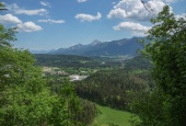 Ausblick vom Tscheltschnigkogel über die Napoleonwiese zum Mittagskogel