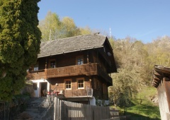 Tolles Haus, prächtiger Kachelofen