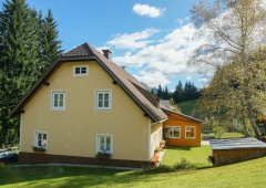 Die Wohnung ist sehr schön gelegen, wenn man es abgeschieden mag