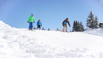 Familien Schiurlaub - günstig Spaß im Schnee mit der Familie erleben