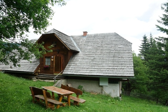 Hütte mit Hund-Sitzplatz PBF00198