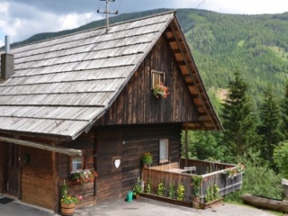 Hüttenvermietung - Almen und Bergwelt in Österreich erkunden